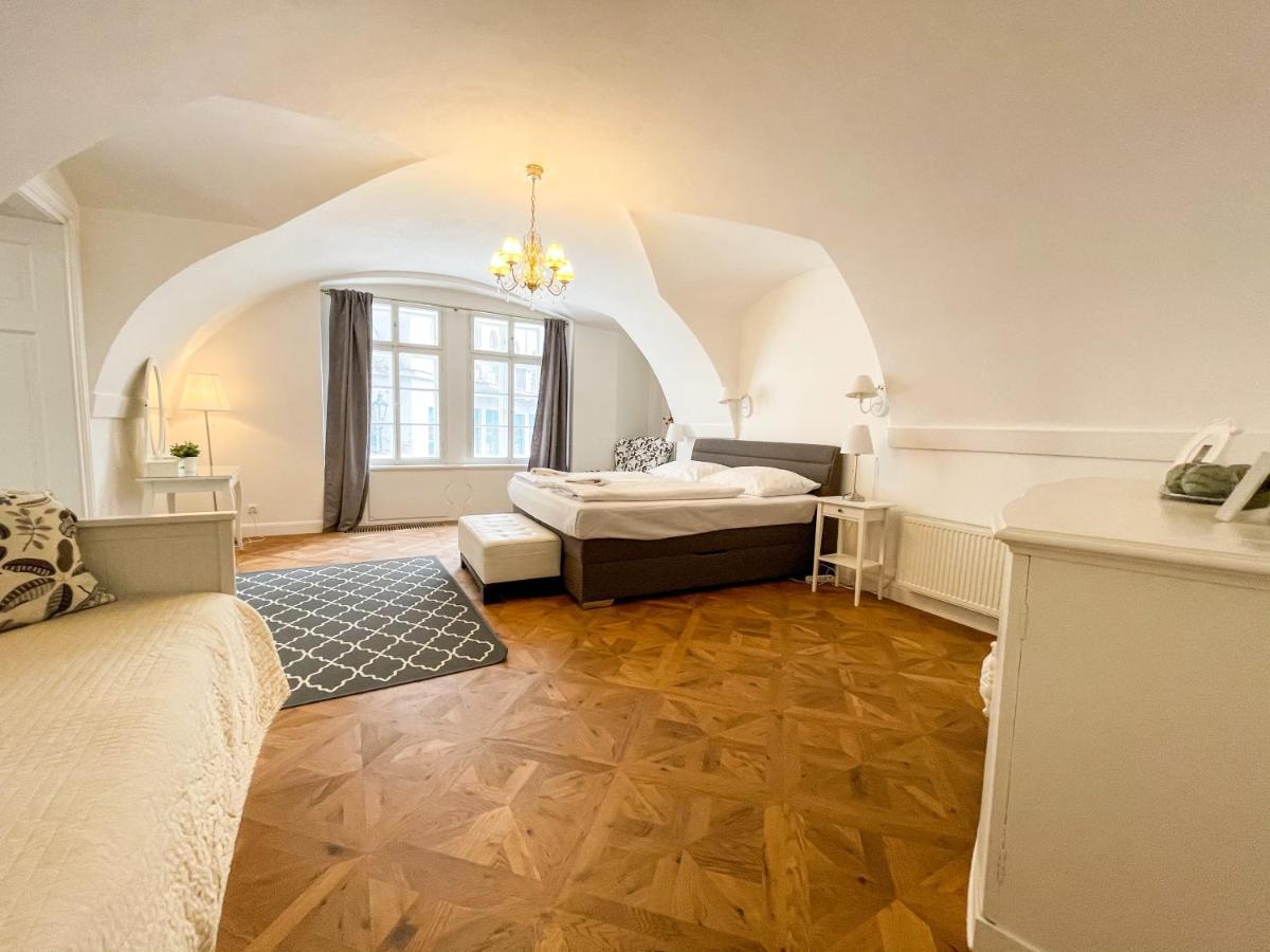 U Obecniho Dvora - Old Town Apartment Praga Exterior foto